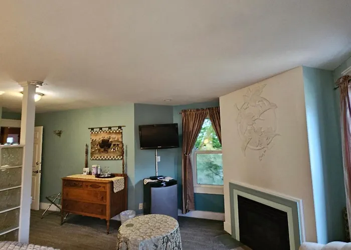 3 star hotel: Heartwood Inn